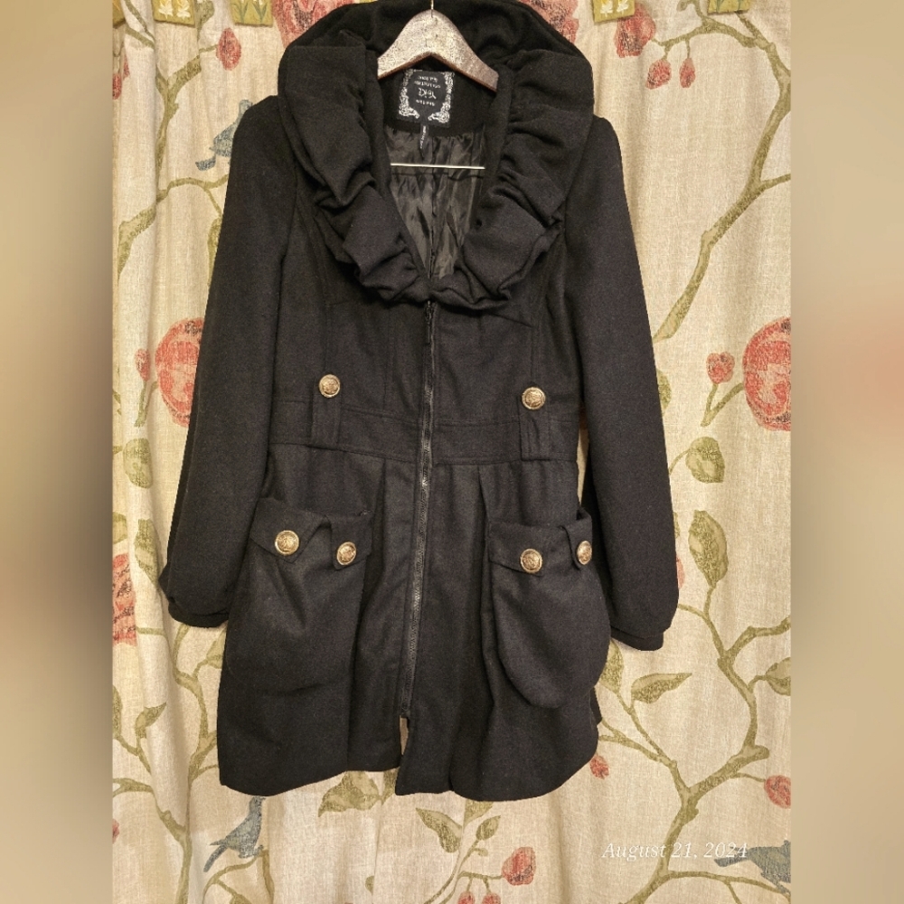 New York Yoki Ruffled Collar Black Pea Coat Outerwear, Zippered closure, size LG